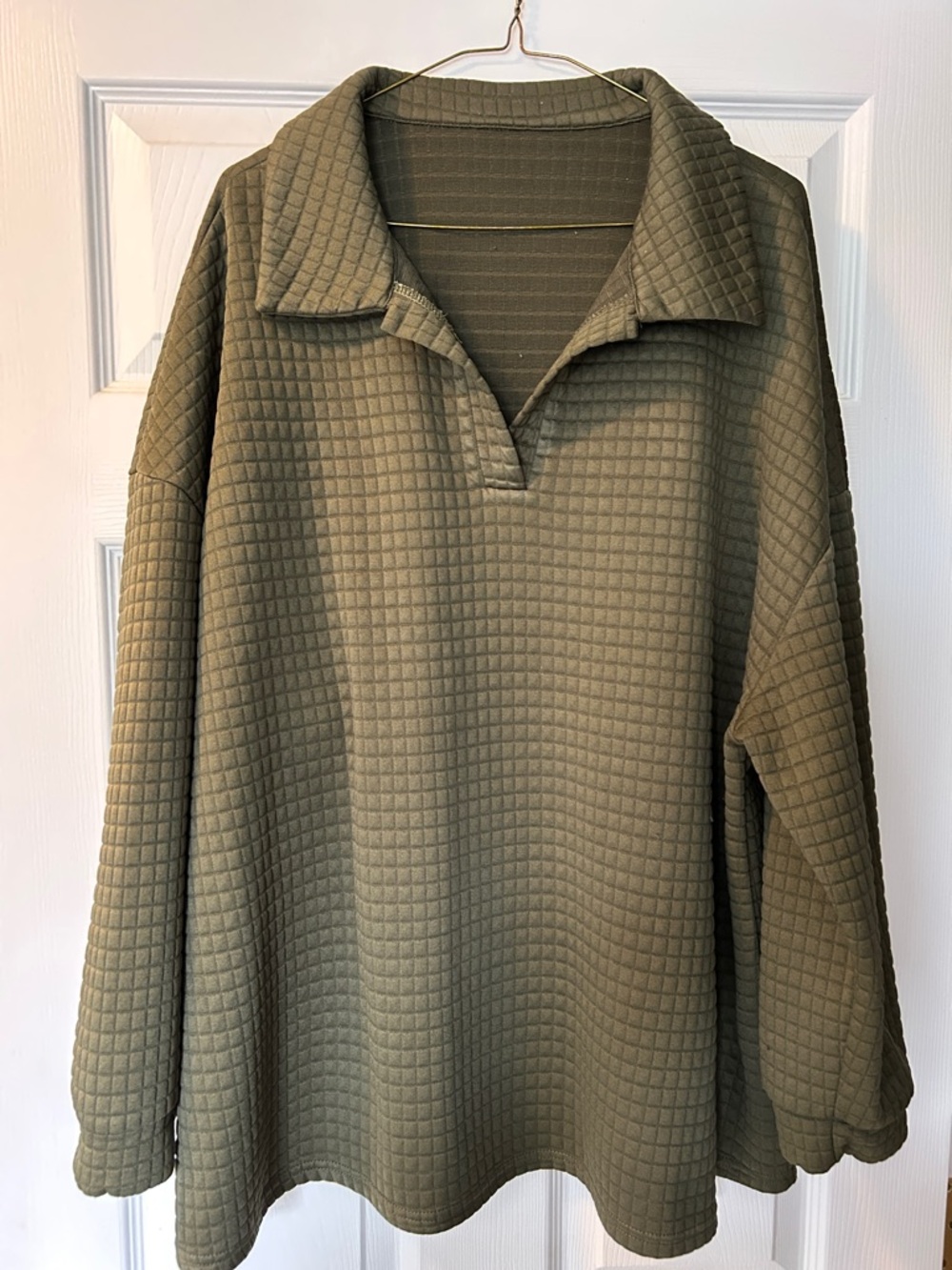 SHEIN Quilted V-Neck Polo Sweater in Olive